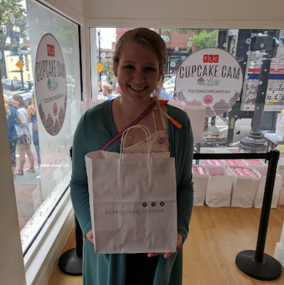 Meet your Posher, Cindy - Picture 1 of 1